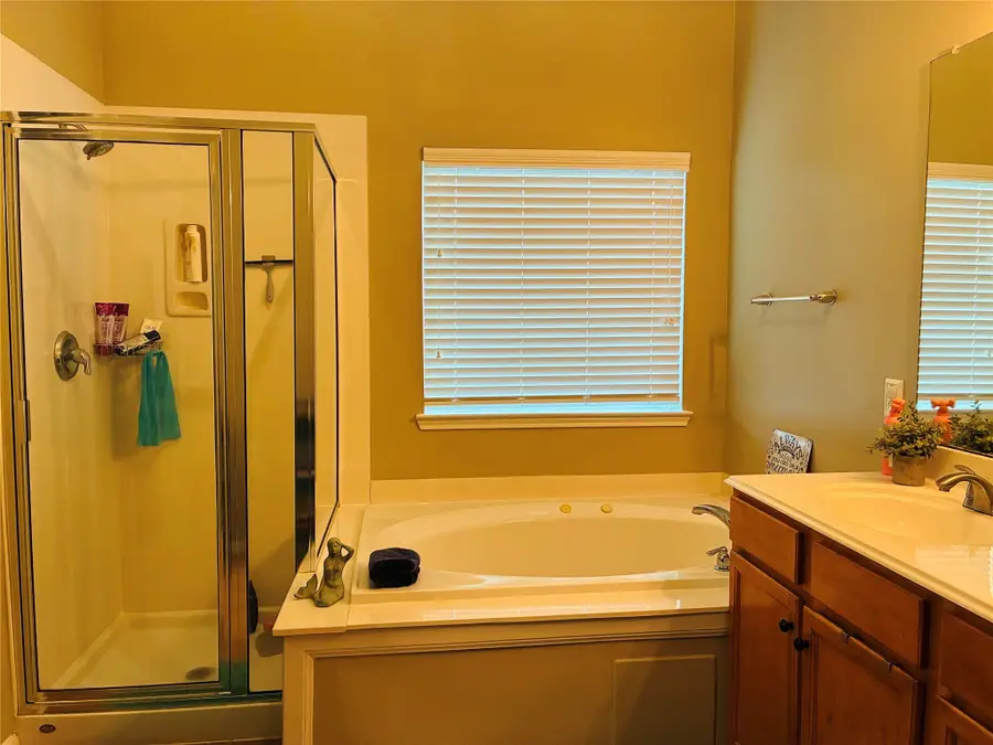 1811 Lansing Cove Drive, Fresno, TX 77545 - Image #3