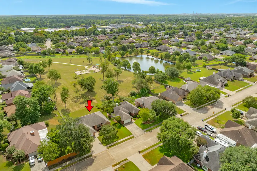 203 Lexington Avenue, Clute, TX 77531 - #3