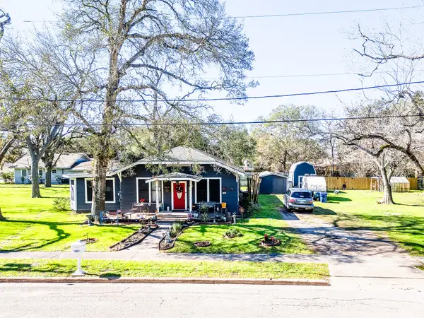 105 W Stockbridge Street, Eagle Lake, TX 77434