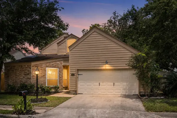 5102 Birchmont Drive, Houston, TX 77091