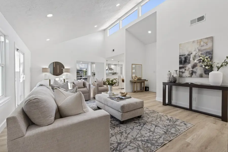 6207 Rollingbrook Drive, Houston, TX 77096 - Image #2