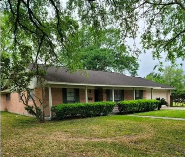 8835 Valley View Lane, Houston, TX 77074