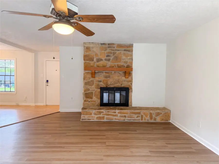 1001 Windy Drive, Brenham, TX 77833 - #3