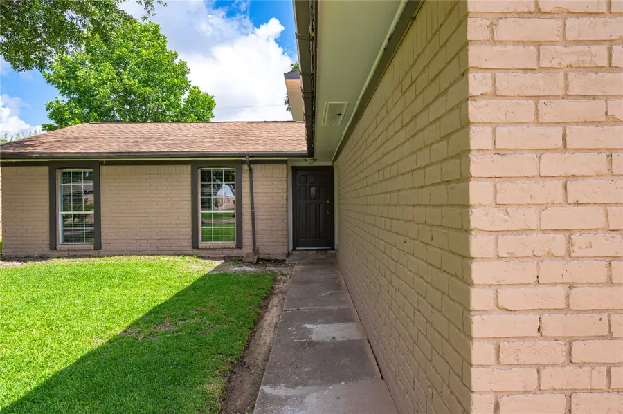 2402 21st Avenue N, Texas City, TX 77590 - #3