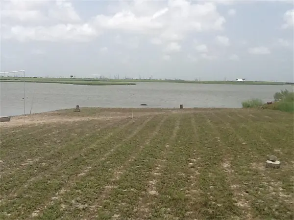 4612 Warren Lot 3 Way, Hitchcock, TX 77563