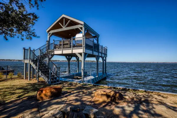 69 Lakeview Village, Conroe, TX 77356