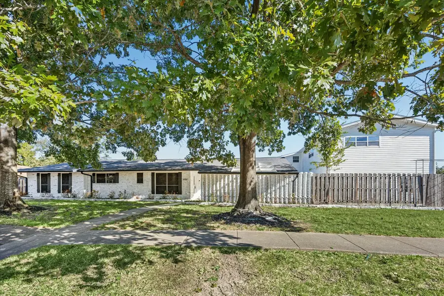 5302 Saxon Dr Drive, Houston, TX 77092 - Image #3