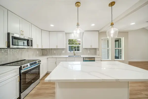 717 Clayton Street, Tomball, TX 77375