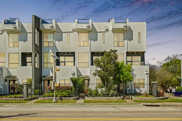 1304 W Dallas Street, Houston, TX 77019