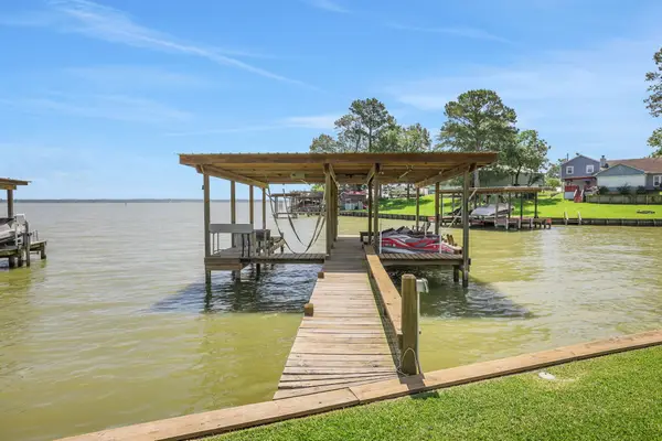 321 E Woodland Shores Drive, Point Blank, TX 77364