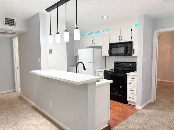 2626 Holly Hall Street #1208, Houston, TX 77054