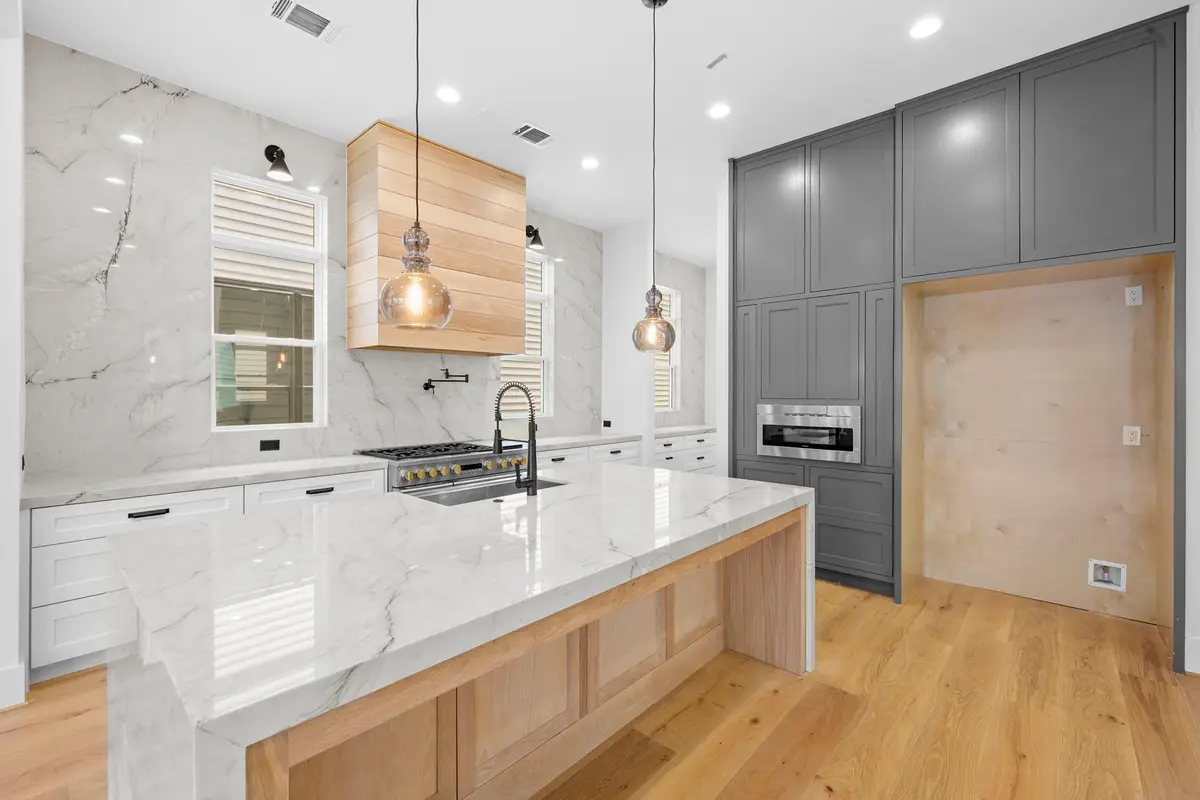 1524 Nicholson St, Houston, TX 77008 - Image #1