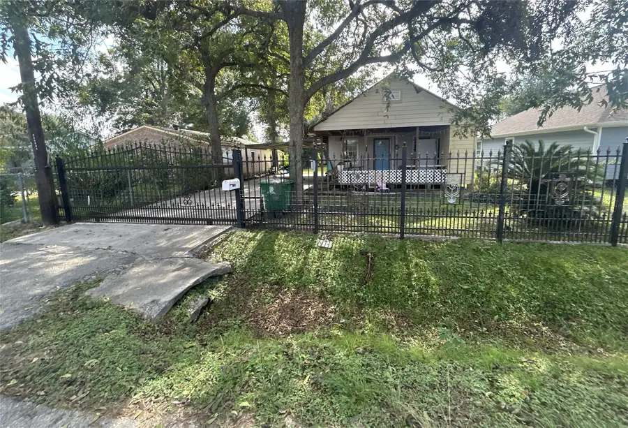 3224 Creston Drive, Houston, TX 77026 - Image #2