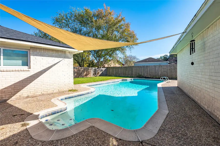 408 Broadmoor Street, Friendswood, TX 77546 - Image #3