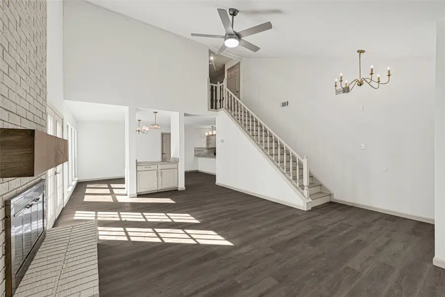 7 S Cypress Pine Drive, The Woodlands, TX 77381 - #2