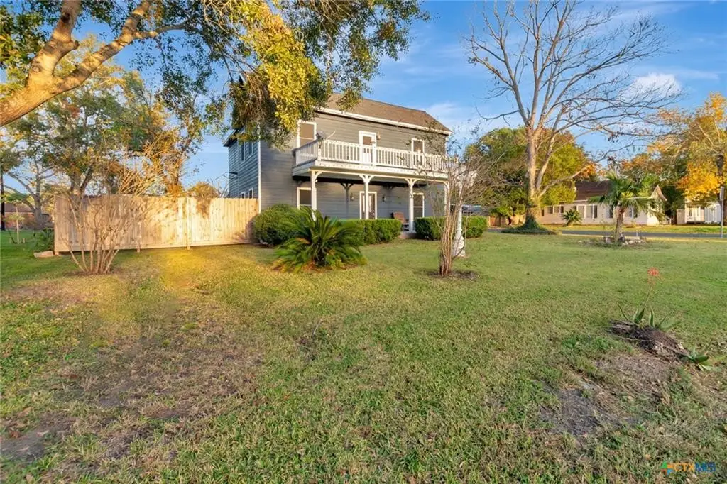 411 S Washington Street, El Campo, TX 77437 - #1