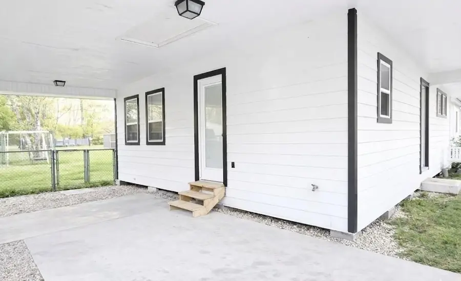 515 E Prairie Avenue, Eagle Lake, TX 77434 - #2