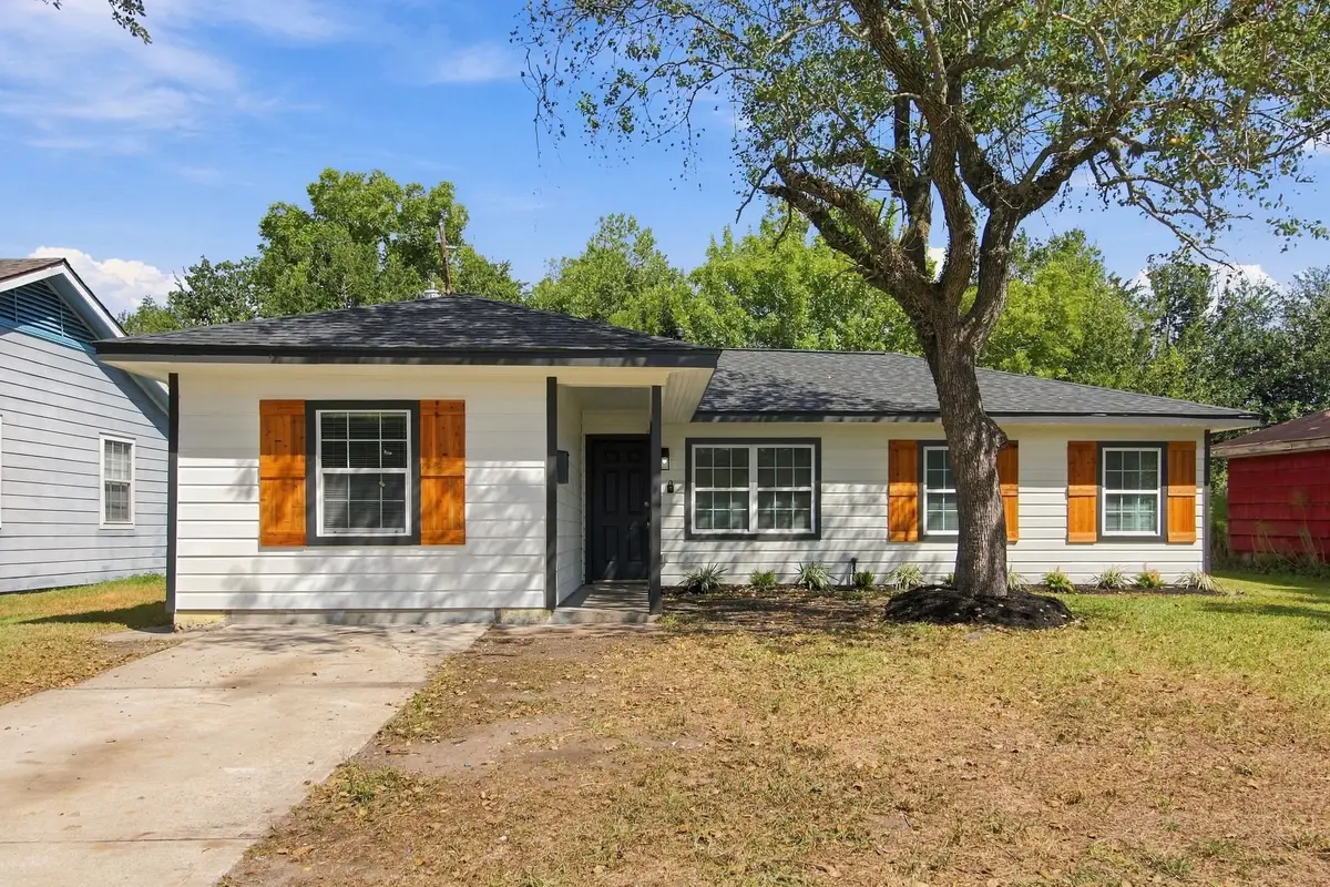 6139 Westover Street, Houston, TX 77033 - #1