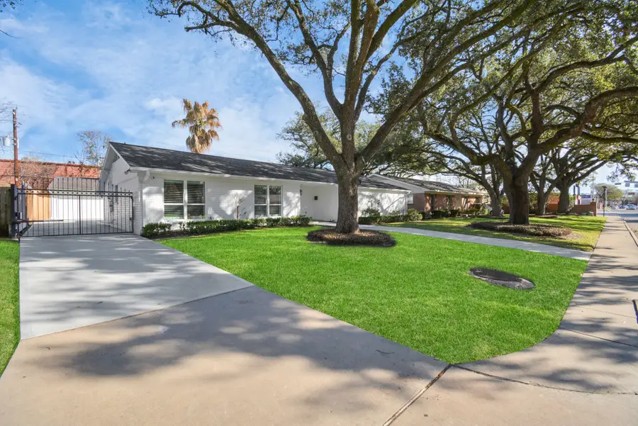 2619 Stoney Brook Drive, Houston, TX 77063 - Image #2