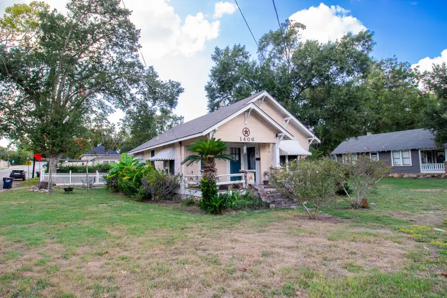 1406 S Austin Street, Brenham, TX 77833 - #2