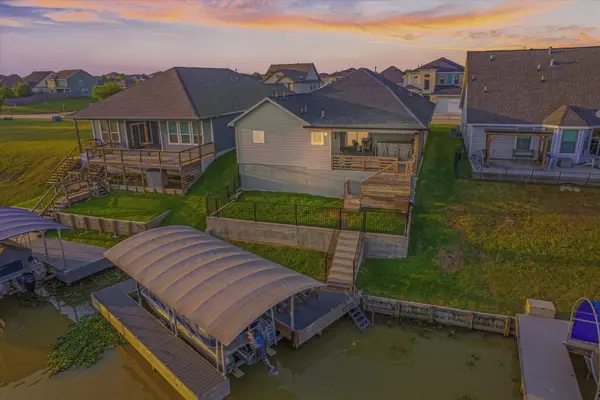 10737 S Lake Mist Lane, Willis, TX 77318