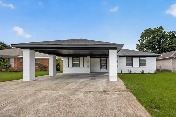8755 Cowart Street, Houston, TX 77029