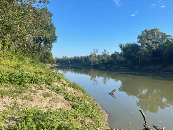 2667 Pr 1195, Midway, TX 75852