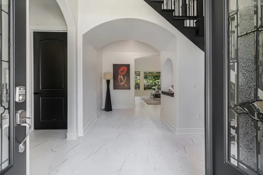 290 Apple Valley Dr, Panorama Village, TX 77304 - #2