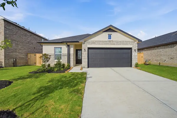 8019 Jasper Meadows, Angleton, TX 77515