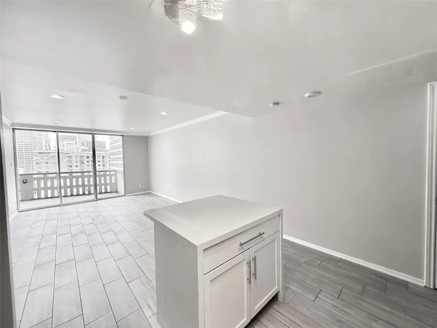 2016 Main Street #915, Houston, TX 77002 - #3