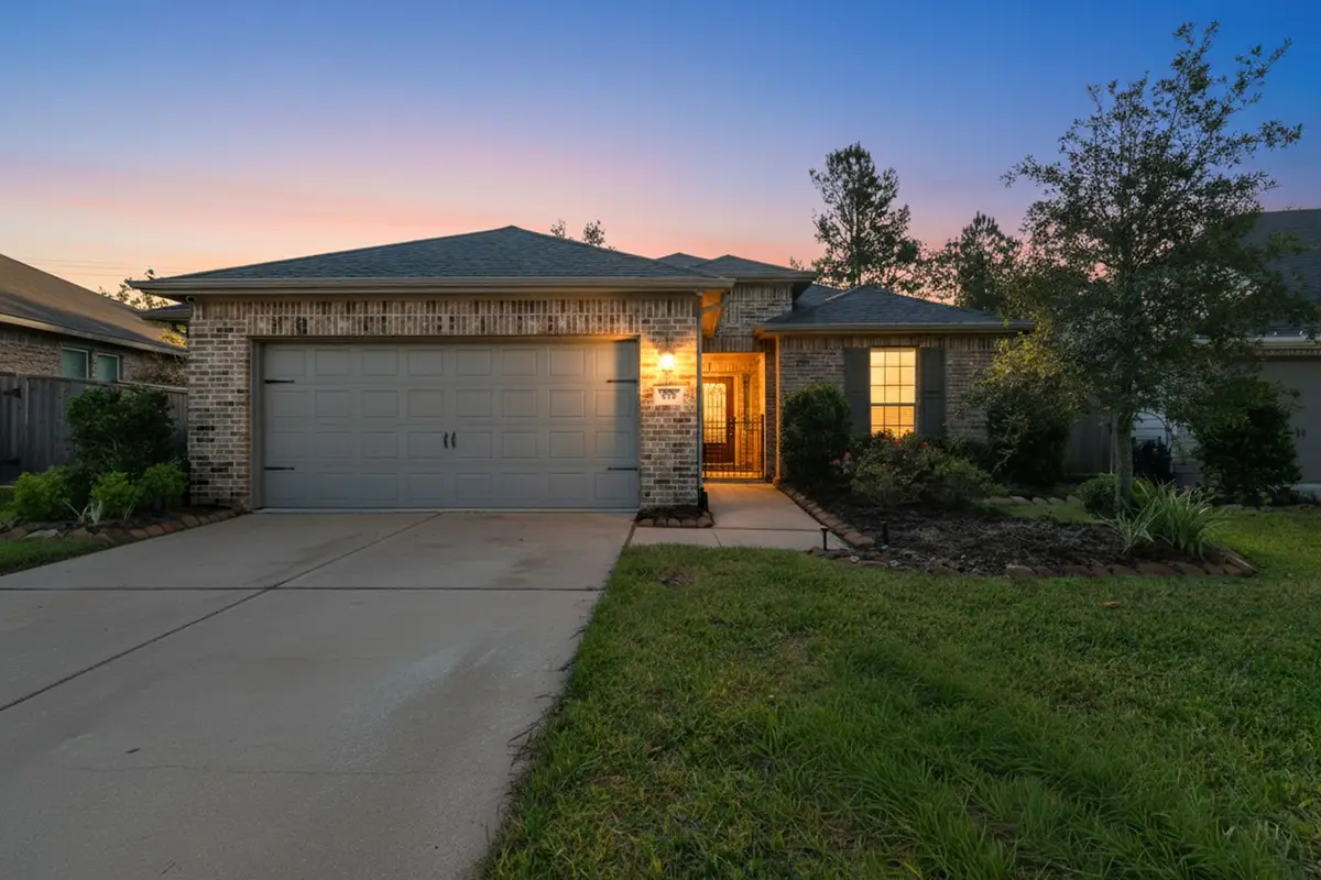 214 N Wild Petunia Trail, Montgomery, TX 77316 - Image #1