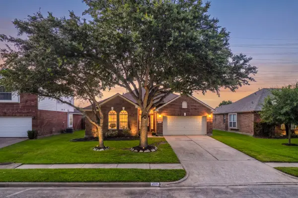 525 Lockland Lane, League City, TX 77573