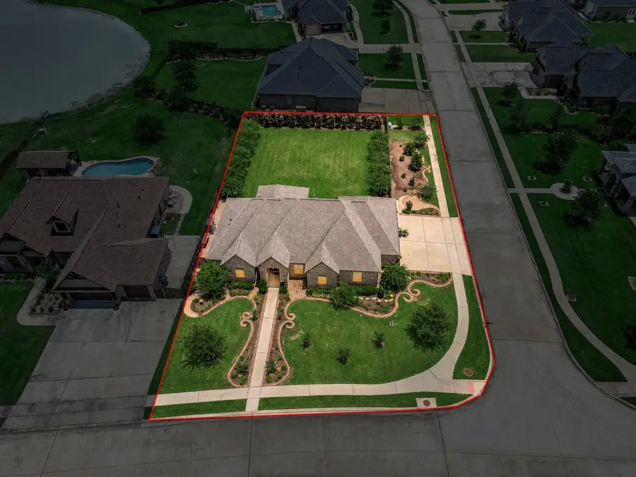 720 Rustic Oaks Drive, Angleton, TX 77515 - #2