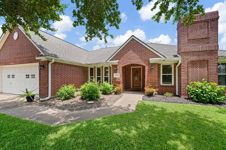 116 Zinnia Street, Lake Jackson, TX 77566 - #3