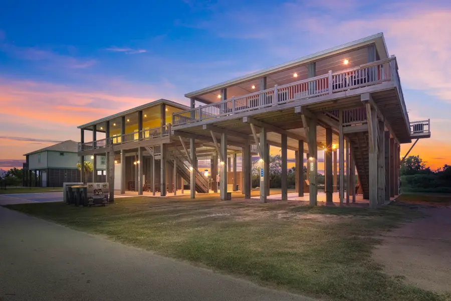 933 Magnolia Lane, Port Bolivar, TX 77650 - #2