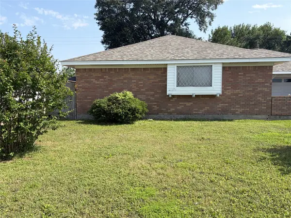 234 E Edgebrook Drive, Houston, TX 77034