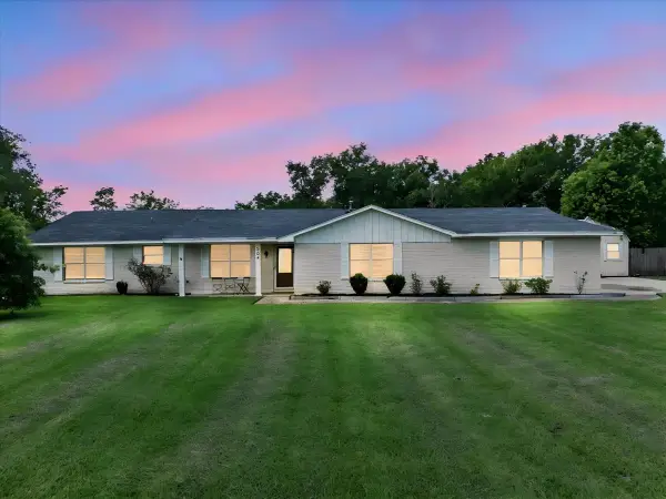 804 Otter Road, Anahuac, TX 77514