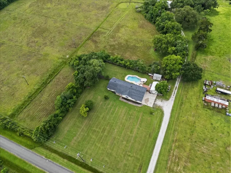 804 Otter Road, Anahuac, TX 77514 - #2