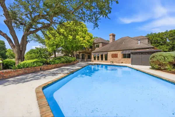 27030 Masters Pkwy, Spicewood, TX 78669