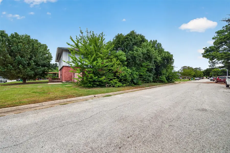 2106 New Mexico Street, Baytown, TX 77520 - #3