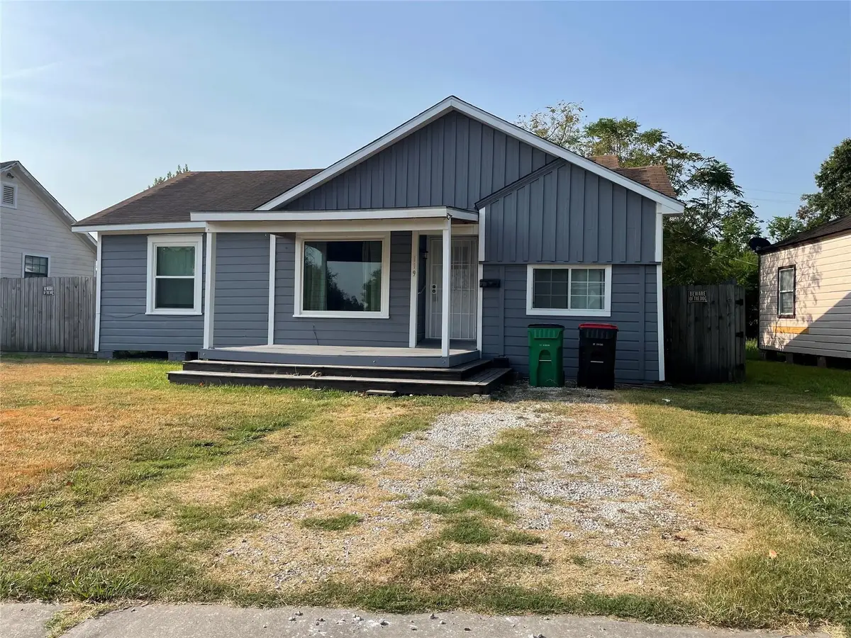 119 E Cleveland Street, Baytown, TX 77520 - #1