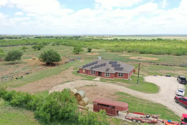 2259 Cr 325, Sabinal, TX 78881