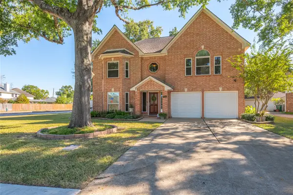 2601 Lakeway Drive, Seabrook, TX 77586