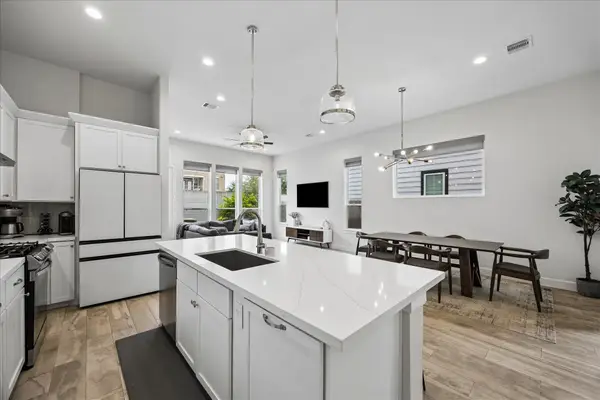 2804 Grand Fountains Drive #B, Houston, TX 77054