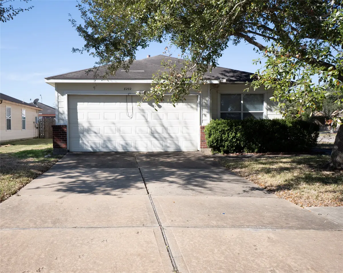 8202 Radial Court, Rosharon, TX 77583 - Image #1