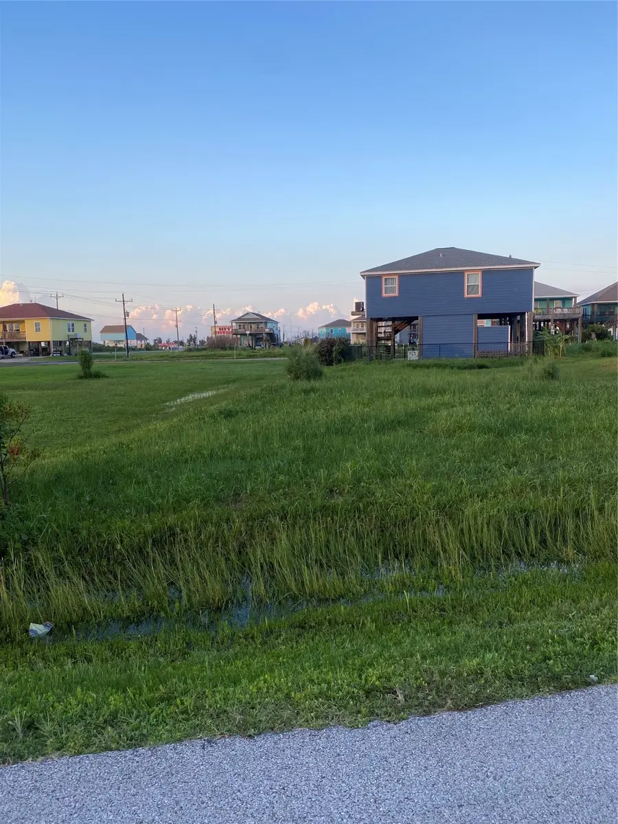 982 Tideland Drive, Crystal Beach, TX 77650 - Image #3