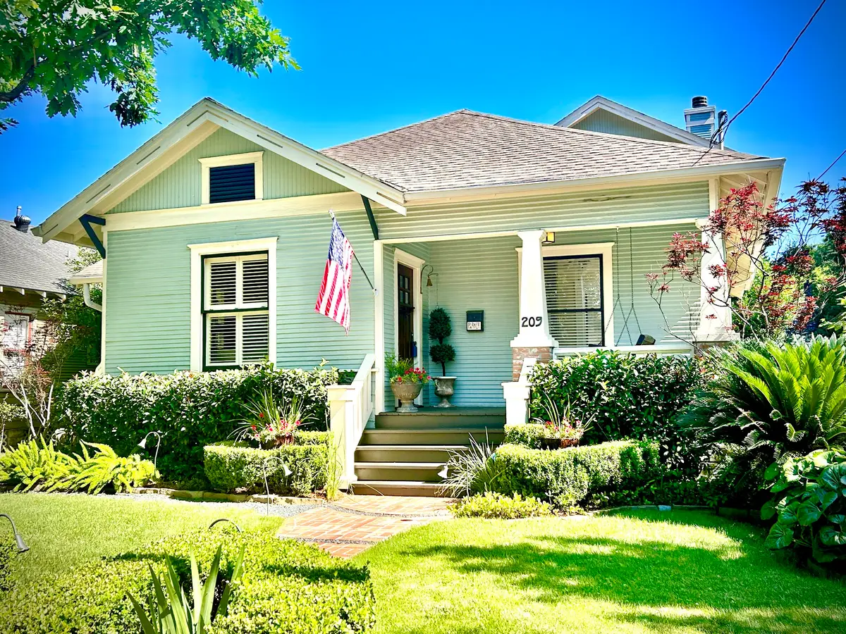 209 E Woodland Street, Houston, TX 77009 - #1
