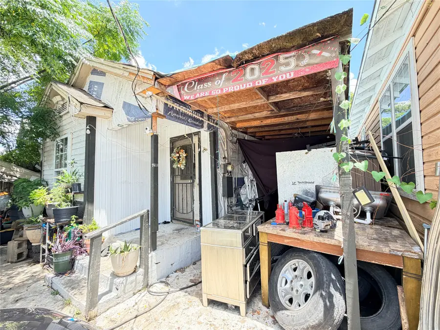 7037 Avenue L, Houston, TX 77011 - #2