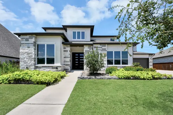 9806 Wright Drive, Manvel, TX 77578