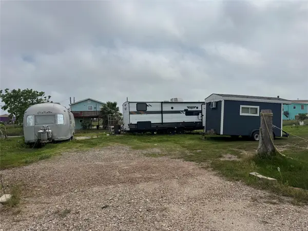 1214 N Tinkle Lane, Crystal Beach, TX 77650